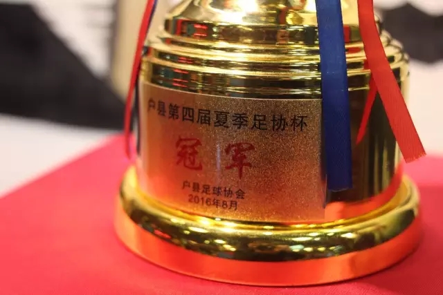 德科与贝尔纳尔经纪人达成一致，巴萨计划加薪续约